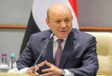 رئيس مجلس القيادة اليمني يتهم الحوثيين بالمسؤولية عن الانتهاكات والتداعيات الإنسانية للتصعيد