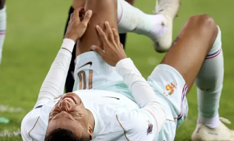 ركبة مبابي تثير قلق جماهير ريال مدريد وزيدان يعبر عن مخاوفه