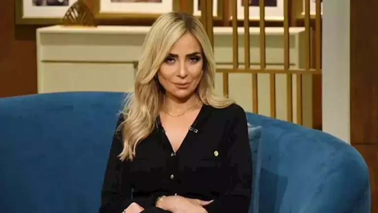 "ريم البارودي تعبر عن رأيها حول قبلة عبدالباسط حمودة"