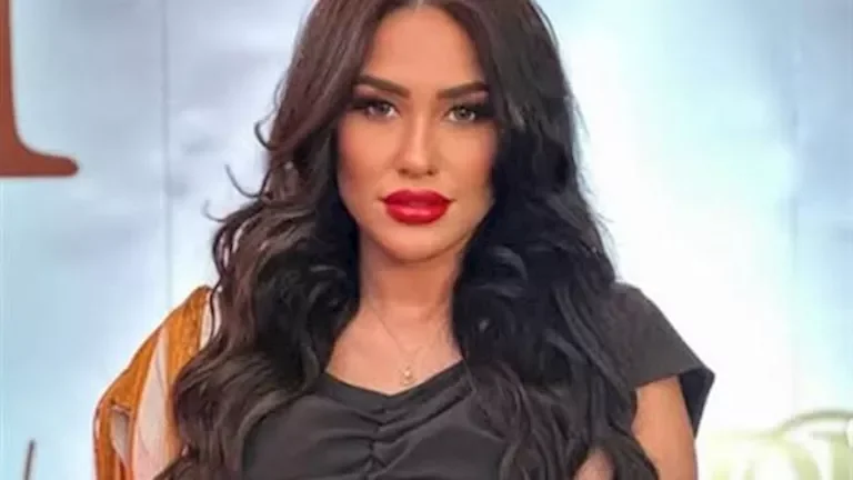 "سارة السعدي تكشف عن تجربة الإخراج الأولى في مهرجان كلباء من خلال مسرحية الخادم الأخرس"