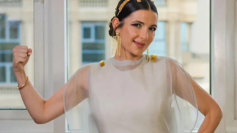 شام الذهبي تطلق أغنيتها الأولى "على موجة الحب" في تجربة غنائية جديدة