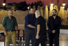 شيرين ومصطفى غريب يشاركان في عزاء محمد التاجي