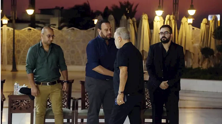 شيرين ومصطفى غريب يشاركان في عزاء محمد التاجي