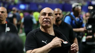 صلاح يغادر والأهلي يرفع التحدي.. حسام حسن يواجه أزمتين في منتخب مصر