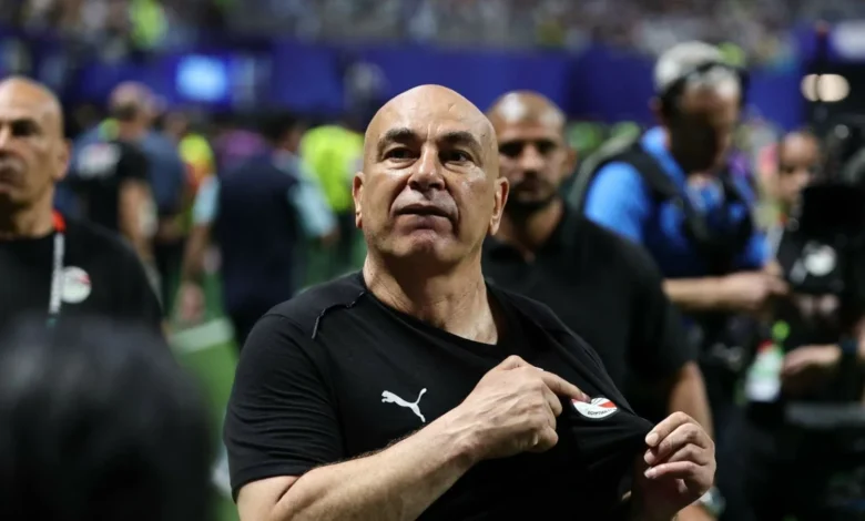 صلاح يغادر والأهلي يرفع التحدي.. حسام حسن يواجه أزمتين في منتخب مصر