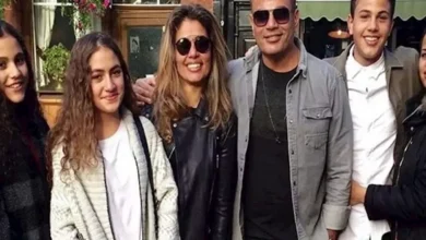 صور نادرة تجمع عمرو دياب بأبنائه الأربعة