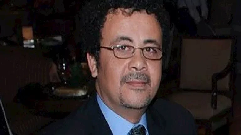 "عمرو عرفة يعبر عن رأيه بشأن قطع الأشجار في شارع جامعة الدول العربية"