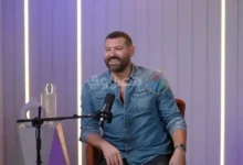 عمرو يوسف يكشف عن رأيه في الترند وصراع "رقم 1" ويؤكد: "أشعر بالراحة عند النوم"