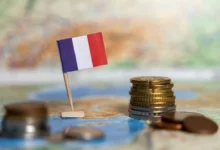 فرنسا تخطط لتقليص الضريبة الإضافية على الشركات الكبرى في موازنة 2027