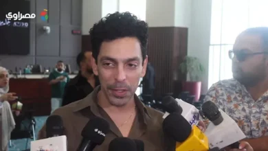 محمد محمدي يعبر عن فخره بعرض "خيال مريض" في العاصمة الجديدة ويصف "عامل ميت" بالتغيير مع هشام ماجد