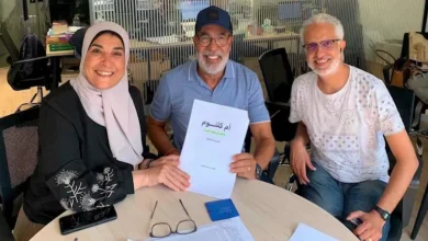 مدحت العدل يوقع عقد تحويل مسرحية أم كلثوم إلى كتاب