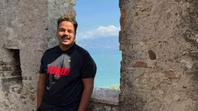 مصطفى غريب يحتفل بنهاية الصيف بأسلوب كوميدي مميز