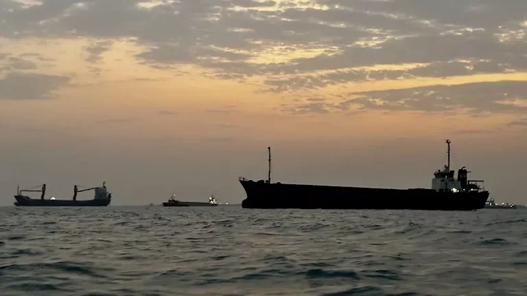 مضيق هرمز تحت السيطرة الأمريكية وإيران تعاني من حصار اقتصادي غير مسبوق