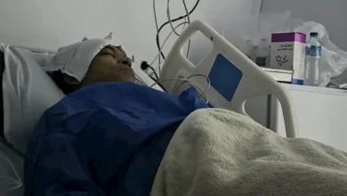مي كساب تطالب بالدعاء للفنان سامح حسين بعد تعرضه لأزمة صحية ونقله إلى المستشفى