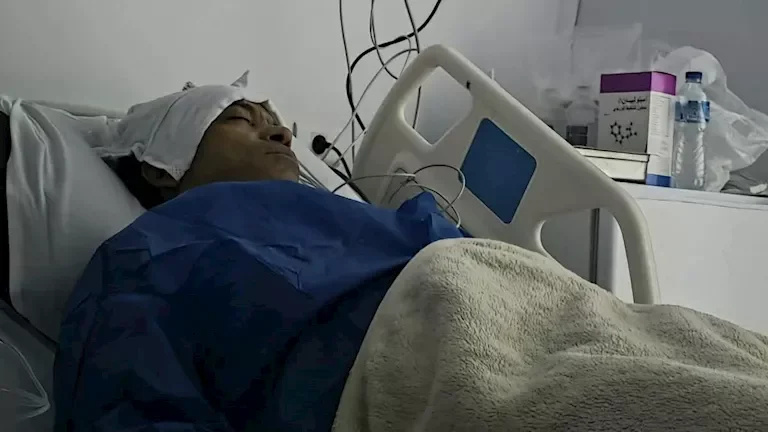 مي كساب تطالب بالدعاء للفنان سامح حسين بعد تعرضه لأزمة صحية ونقله إلى المستشفى