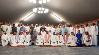 نواف بن محمد يكرّم مدرب الهلال نصير سعدون