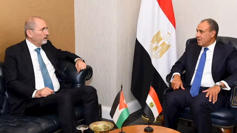 وزير الخارجية العراقي يبحث مع نظيره الأردني تنفيذ خطة غزة
