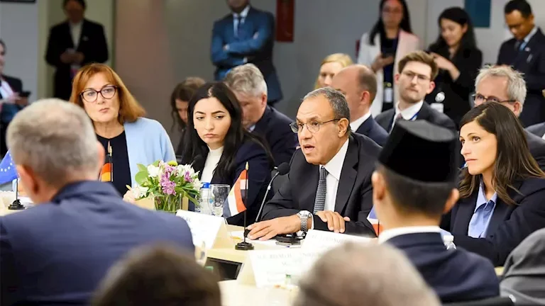 وزير الخارجية يعقد مائدة مستديرة رفيعة المستوى لمناقشة التعافي المبكر في غزة