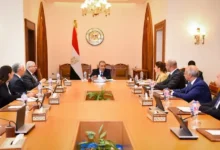 وزير الخارجية يناقش تطوير مسارات جديدة للهجرة النظامية ومكافحة الاتجار بالبشر
