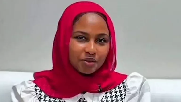 وزير الخارجية يهنئ الطالبة السودانية الحاصلة على المركز الأول عالمياً في الشهادة الثانوية بمصر