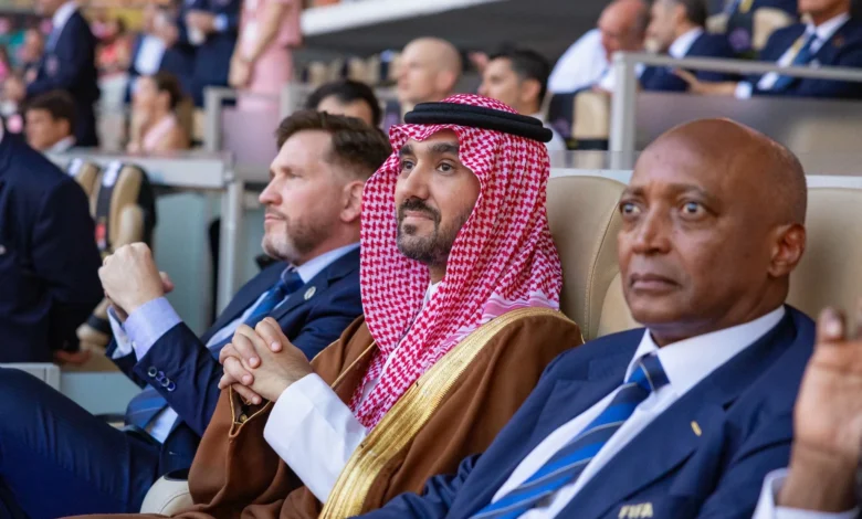 وزير الرياضة يؤكد دعمه للأهلي قبل مواجهة صن داونز