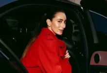 أمينة خليل تتألق بفستان قصير في شوارع فرنسا وجمهور يتفاعل - صور