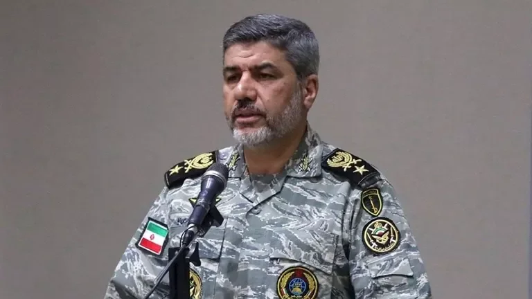 إيران تعلن عن إنتاج أسلحة جديدة وزيادة وتيرة التصنيع العسكري