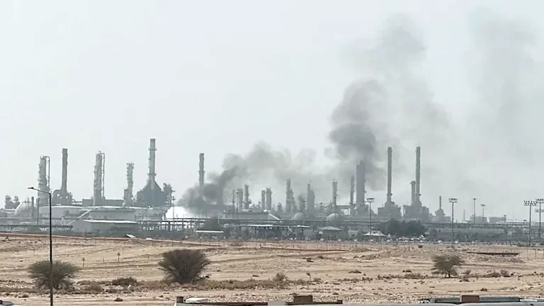 حريق في منشأة نفطية بالرياض دون تأكيد رسمي