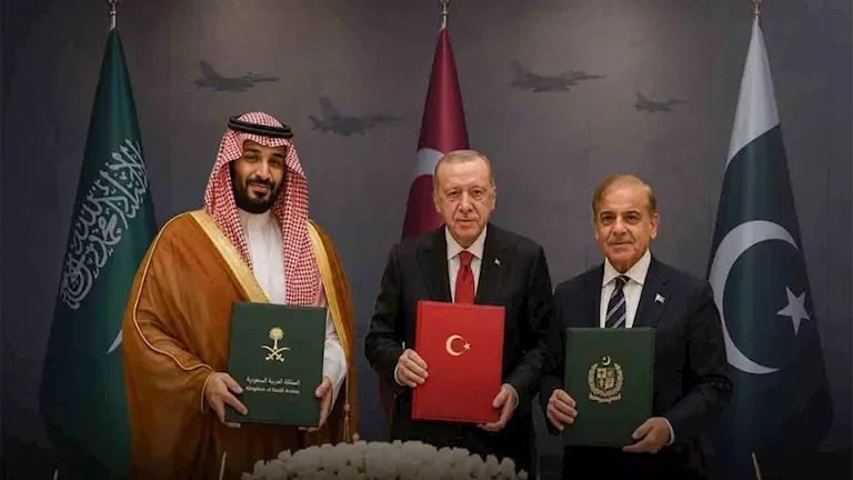 حلف مكة يبدأ تنفيذ خطة "الدفاع المشترك" ونشر قوات في السعودية