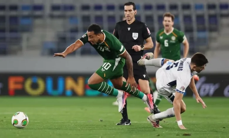 شارات الحداد والمصافحات المفقودة في مباراة إيرلندا وإسرائيل