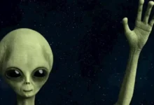 ضابط أمريكي سابق يكرر زعمه بوجود كائنات فضائية تسببت في مقتل جنود