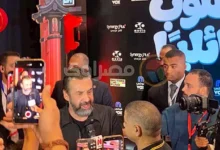 كريم عبدالعزيز يتألق في العرض الخاص لفيلم "مطلوب عائلياً"