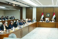 وزارة المالية تقرر تثبيت جميع العقود وتحويل الأجور إلى 315